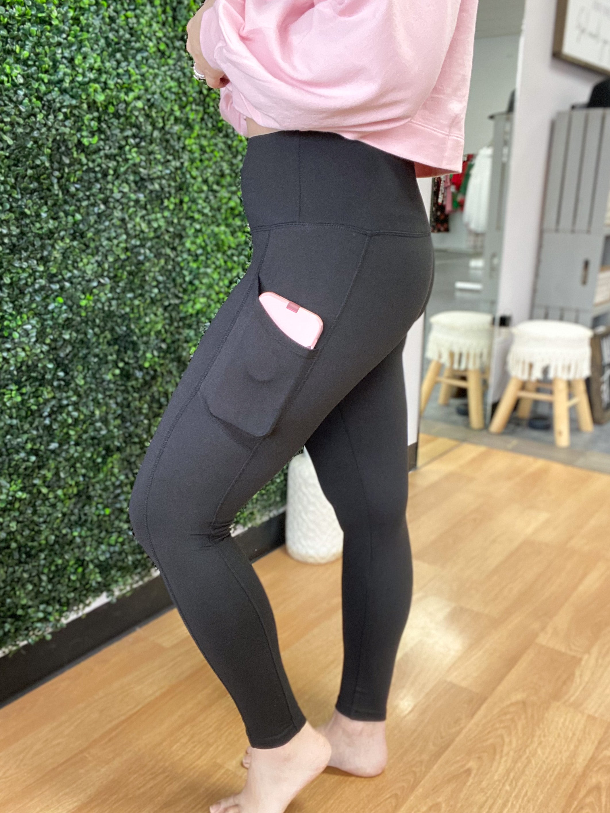 Black Buttery Soft Leggings With Side Pockets – Hometown Honey Boutique